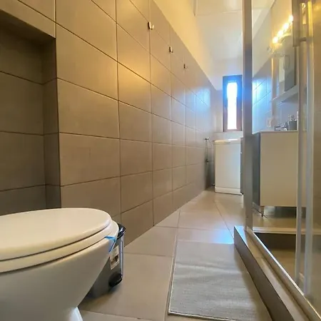 2 Bedroom Apartment With Terrace In City Center Bucarest Extérieur photo