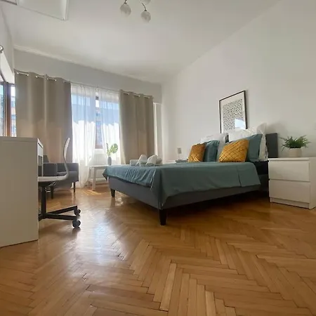 2 Bedroom Apartment With Terrace In City Center Bucarest Extérieur photo