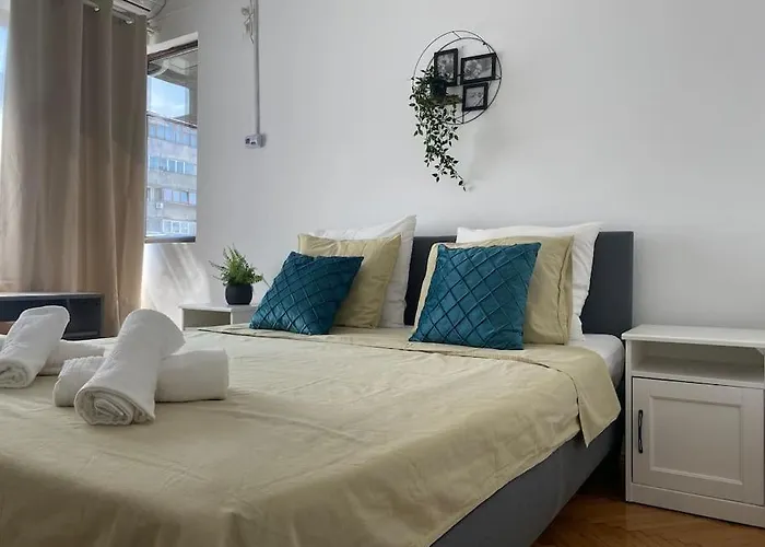 2 Bedroom Apartment With Terrace In City Center